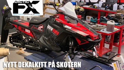 SnowRider TV Ep. 37, Säsong 2 - Nytt dekalkitt på skotern, Laga mat i skogen